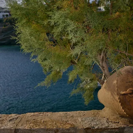Сasa de vacaciones Seafront With Private Dock On The Sea Koundouros