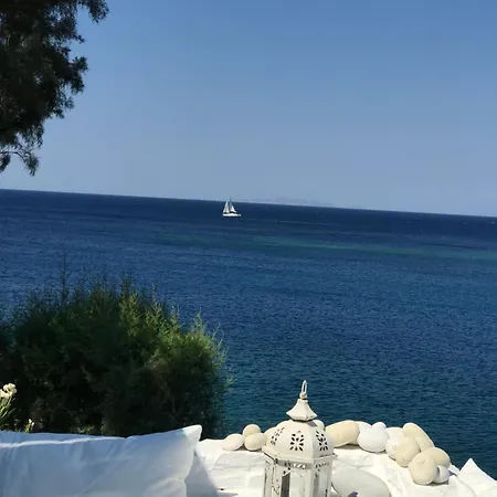 Seafront With Private Dock On The Sea Сasa de vacaciones