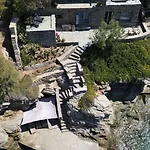Seafront With Private Dock On The Sea Ferienhaus Koundouros