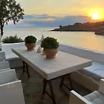 Seafront With Private Dock On The Sea Ferienhaus Koundouros