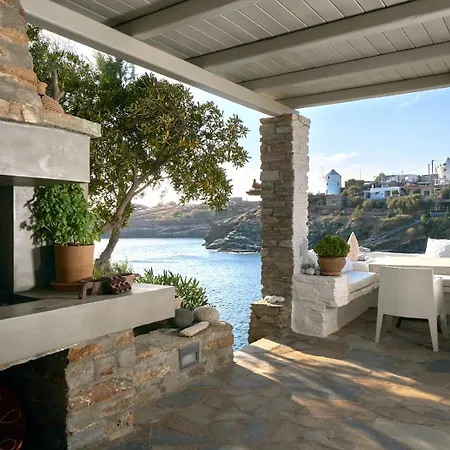 Hébergement de vacances Seafront With Private Dock On The Sea Koundouros