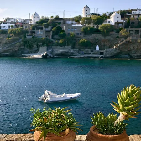 بيت للعطل Seafront With Private Dock On The Sea Koundouros