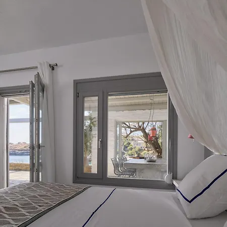 بيت للعطل Seafront With Private Dock On The Sea *