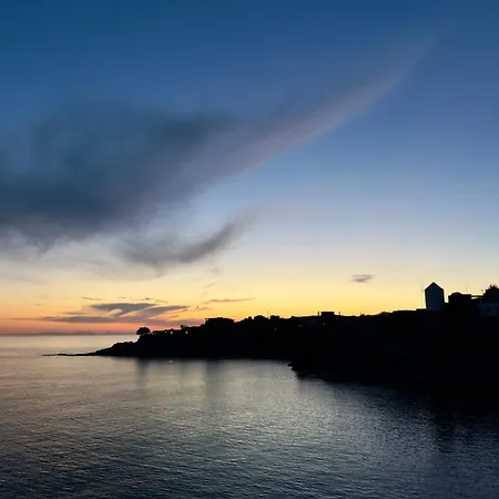 Seafront With Private Dock On The Sea Hébergement de vacances