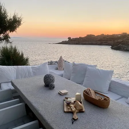 Seafront With Private Dock On The Sea Hébergement de vacances *