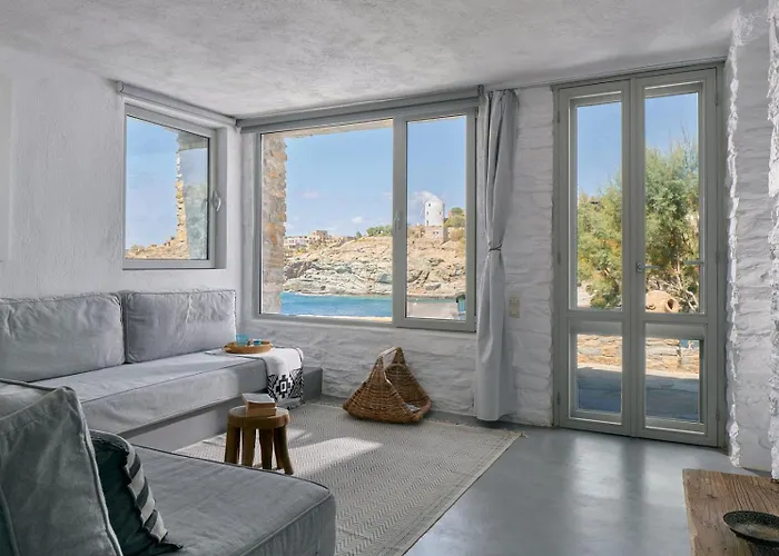 Seafront With Private Dock On The Sea Semesterbostad Koundouros