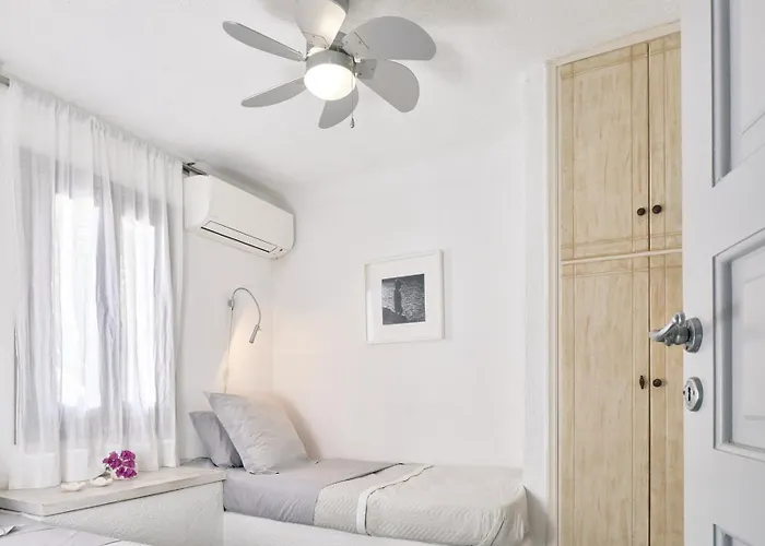 Seafront With Private Dock On The Sea Semesterbostad