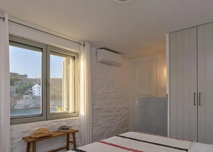 Semesterbostad Seafront With Private Dock On The Sea