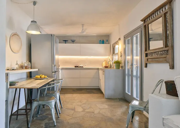 Semesterbostad Seafront With Private Dock On The Sea