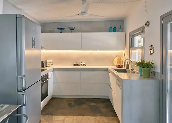 Seafront With Private Dock On The Sea Semesterbostad