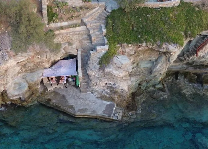 Seafront With Private Dock On The Sea Semesterbostad