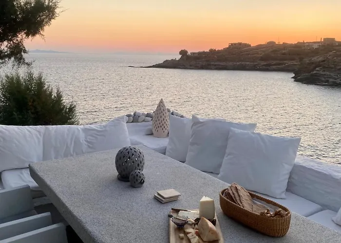 Seafront With Private Dock On The Sea Semesterbostad *