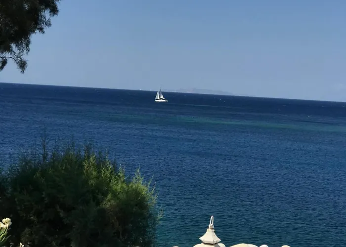 Seafront With Private Dock On The Sea Semesterbostad